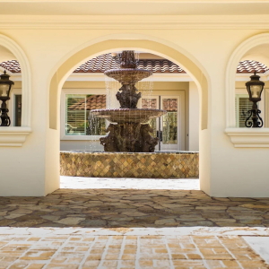 The famous courtyard at Masia de La Vinya in Temecula
